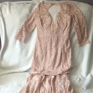 Elegant Lace Maxi Dress in Blush Pink